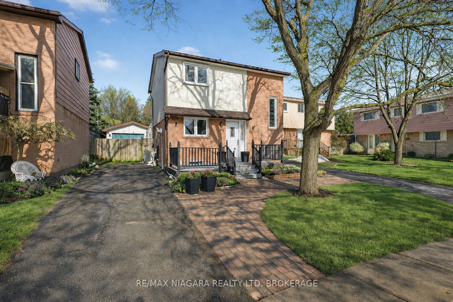 75 Berrisfield Crescent, Hamilton, ON, L8T 4X1