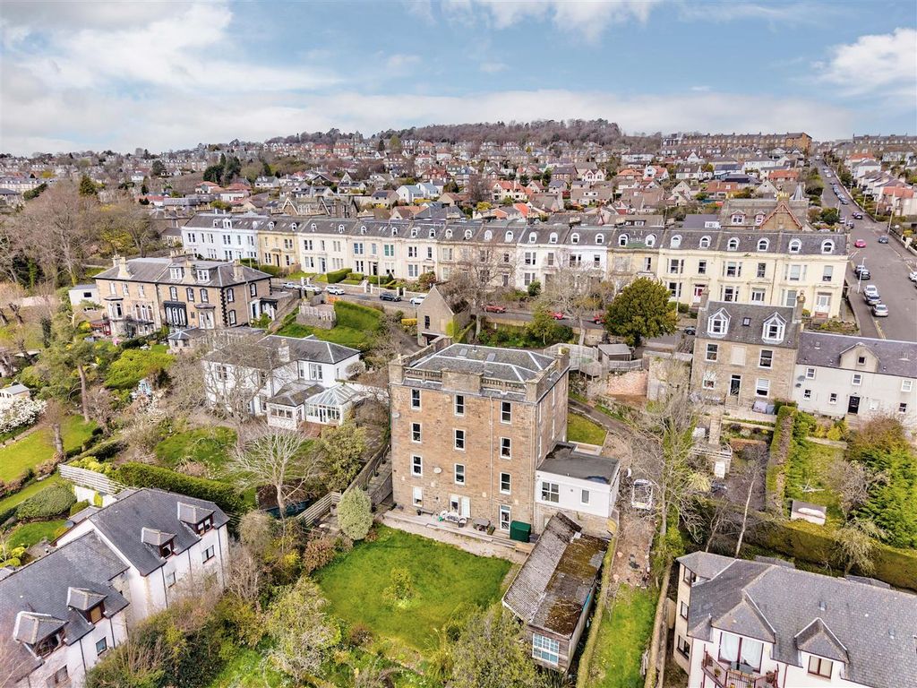 4 bed flat to rentPerth Road, Dundee DD2 photo 3