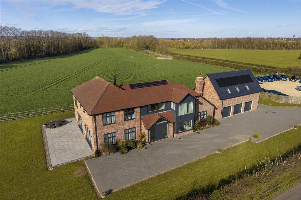 6 bed detached house to rentFarnham House, Merton Lane, Canterbury CT4