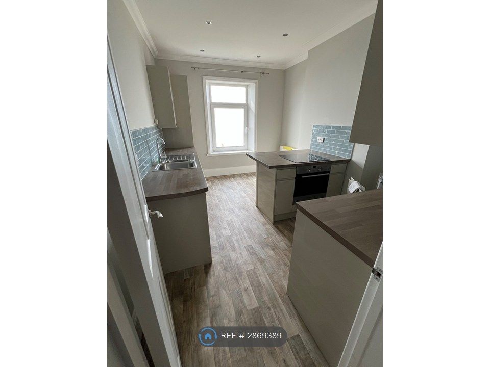 2 bed flat to rentAlpine Road, Ventnor PO38