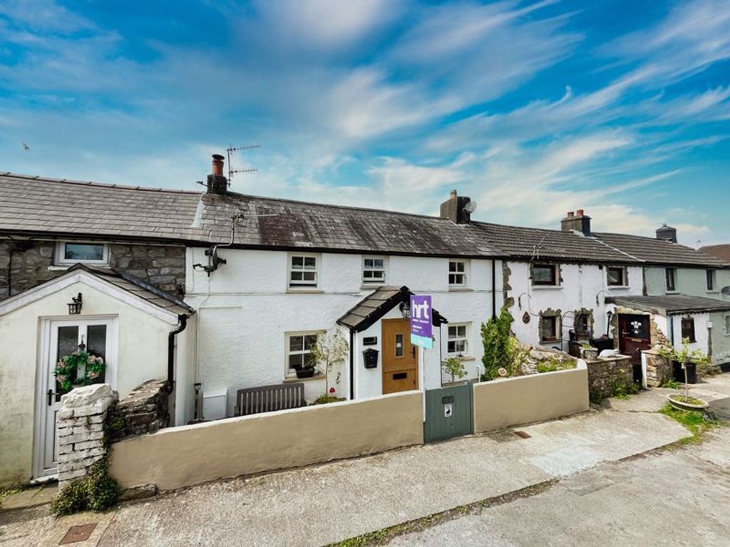 2 bed terraced house to rentRees Row, Bryncethin CF32