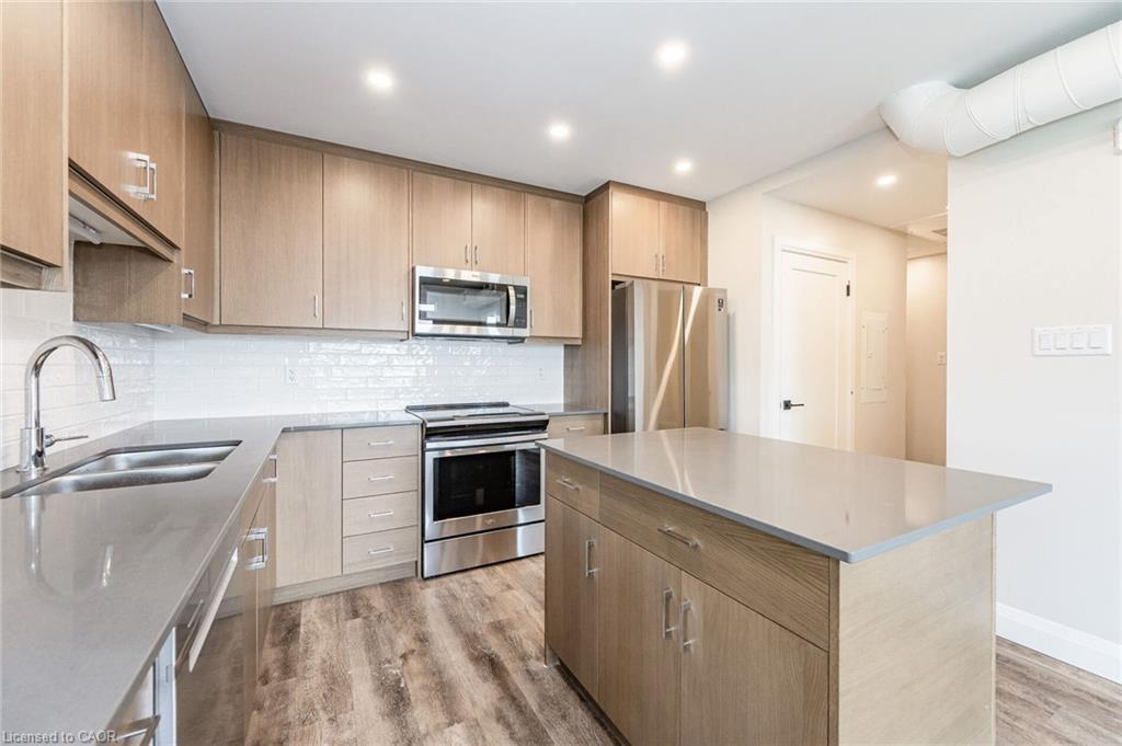 203-72 Erb Street E, Waterloo, ON, N2J 1L8