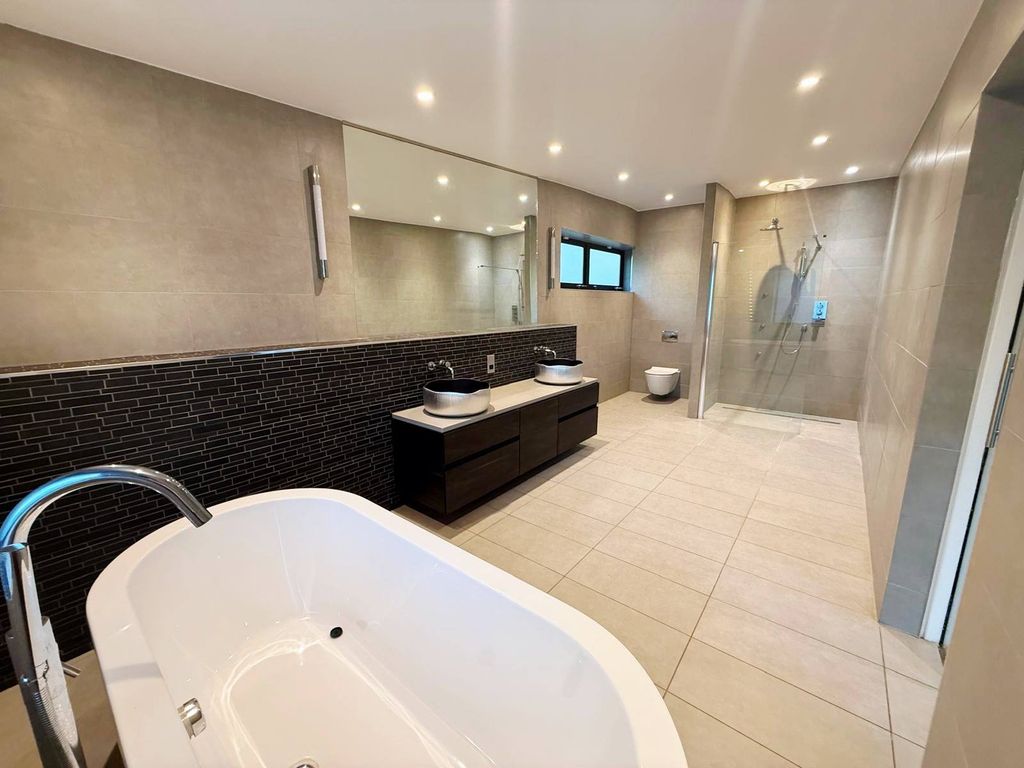 Additional image 16 of 5 bed detached house to rentSevenoaks Road, Pratts Bottom BR6