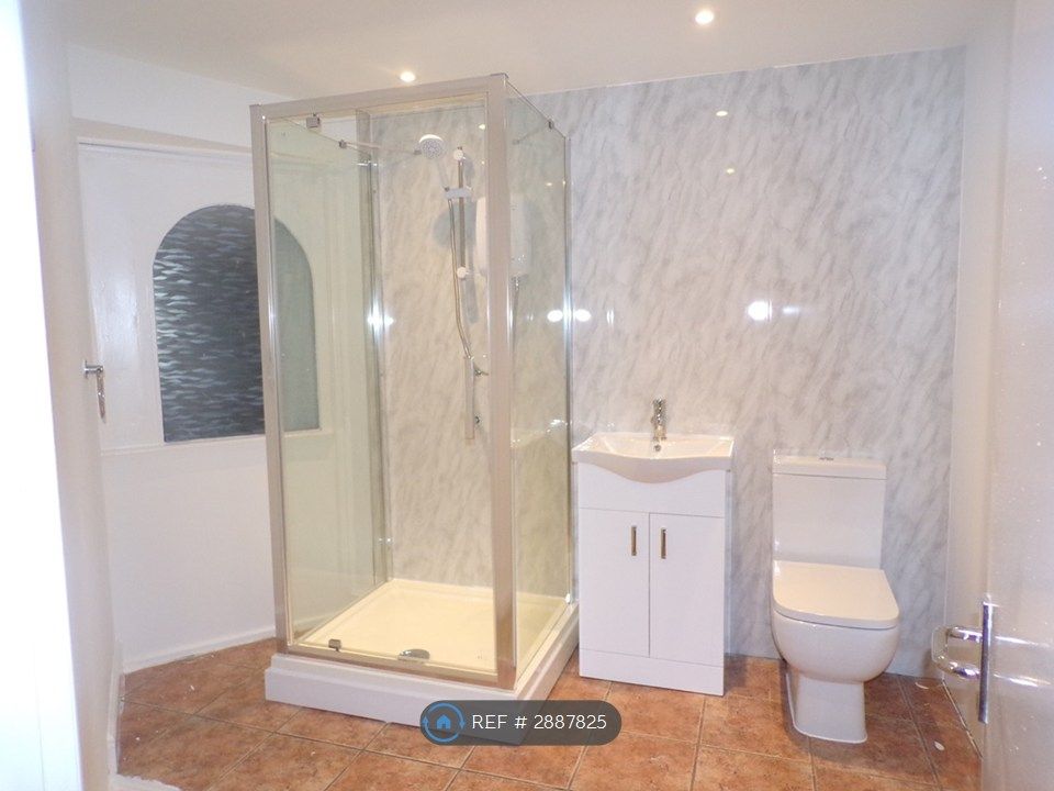 Additional image 5 of 2 bed flat to rentChester Road, Neston CH64