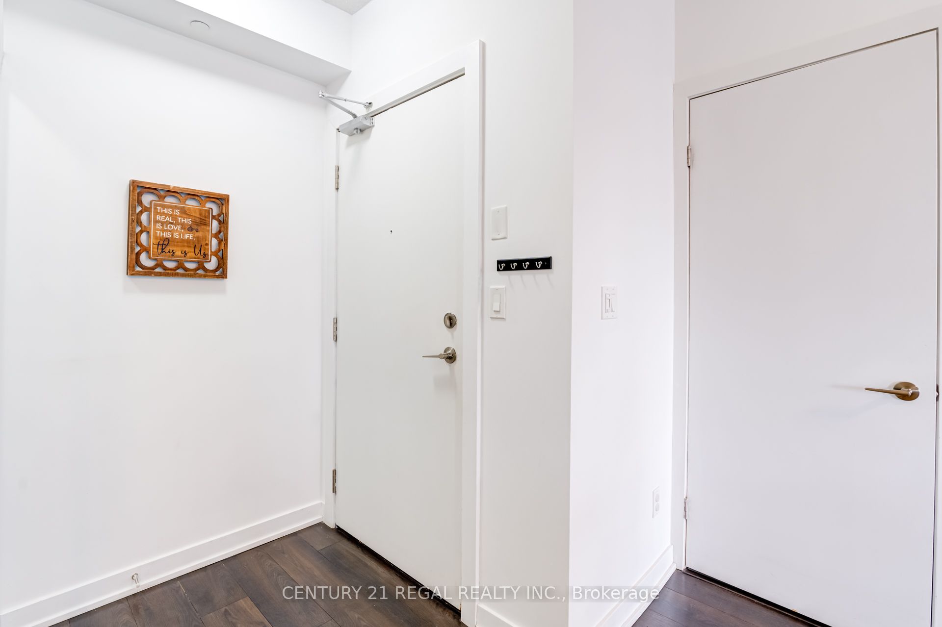 Additional image 3 of 2013-20 Bruyeres Mews, Toronto, ON, M5V 0G8