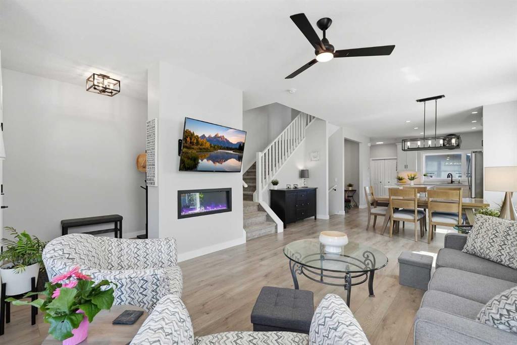 Additional image 2 of 120 Treeline Manor SW, Calgary, AB, T2Y 0R7