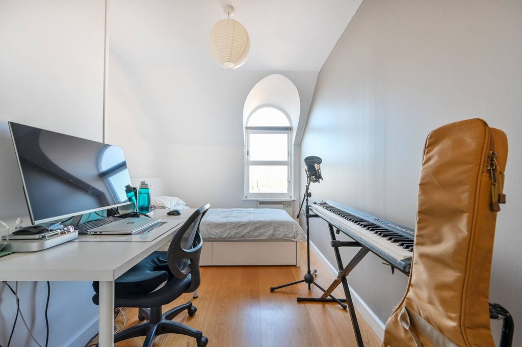 Additional image 11 of 3 bed flat to rentSydenham Road, Guildford GU1