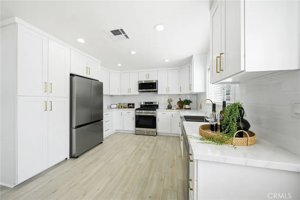 Additional image 77 of 305 N College Drive, La Habra, CA 90631