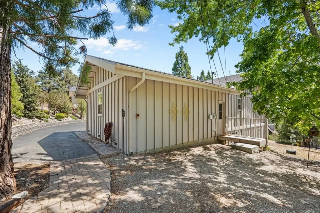 Additional image 76 of 1090 Rivera Dr, Wrightwood, CA 92397
