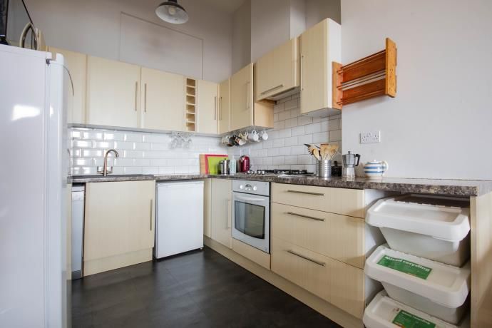 Additional image 4 of 6 bed flat to rentPolwarth Gardens, Edinburgh EH11
