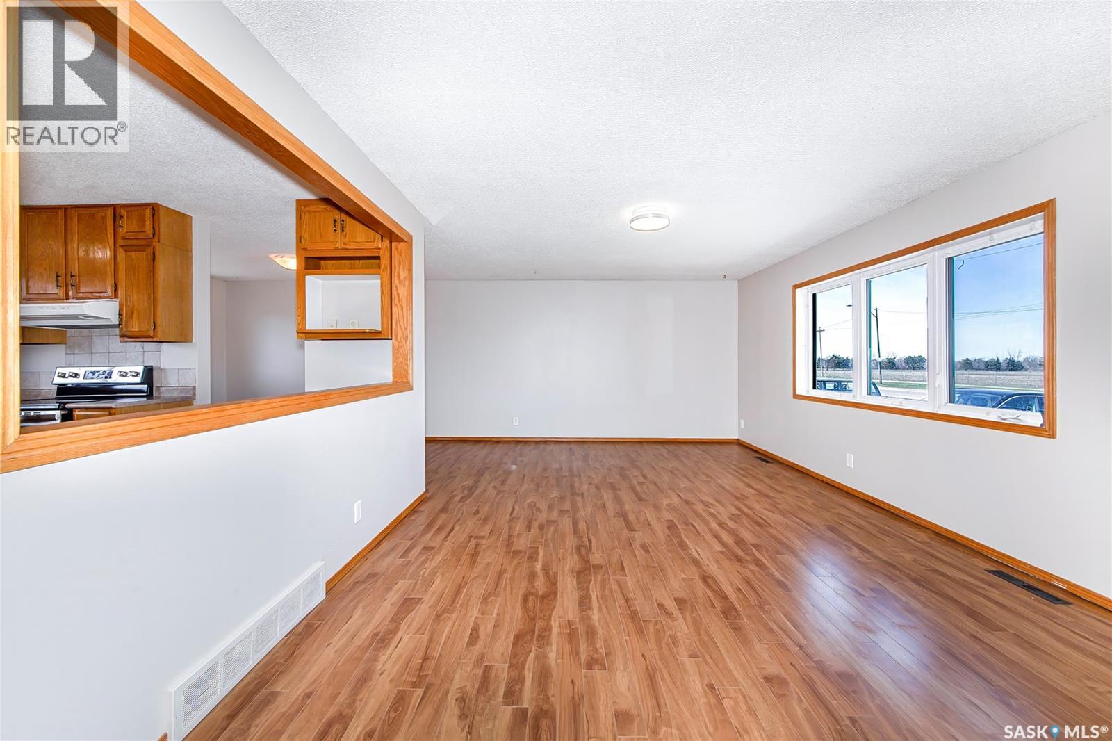 Additional image 6 of 3024 14th Street E, Saskatoon, SK, S7H0B4