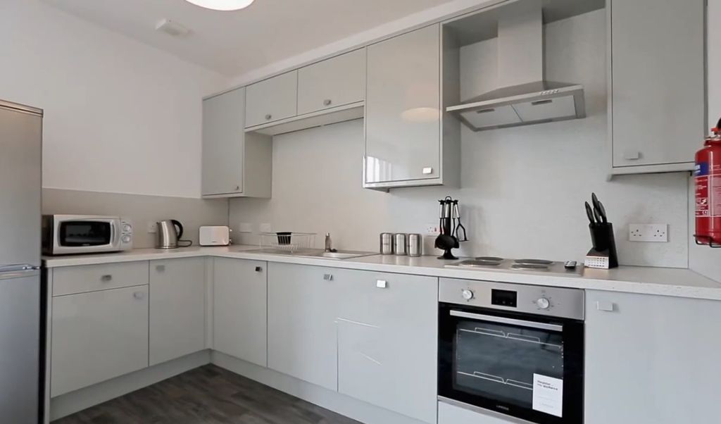 4 bed flat to rentPerth Road, West End, Dundee DD1 photo 2