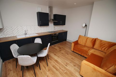 Flat, Richmond Road, Cardiff CF24