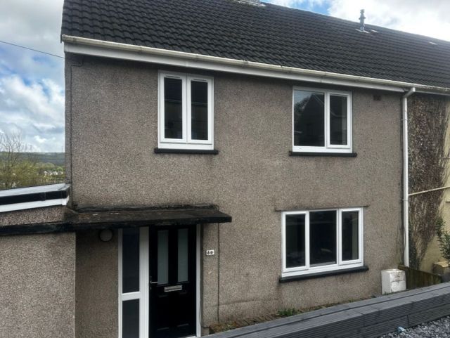 3 bed semi-detached house to rentHeol Llethryd, Pontyberem SA15