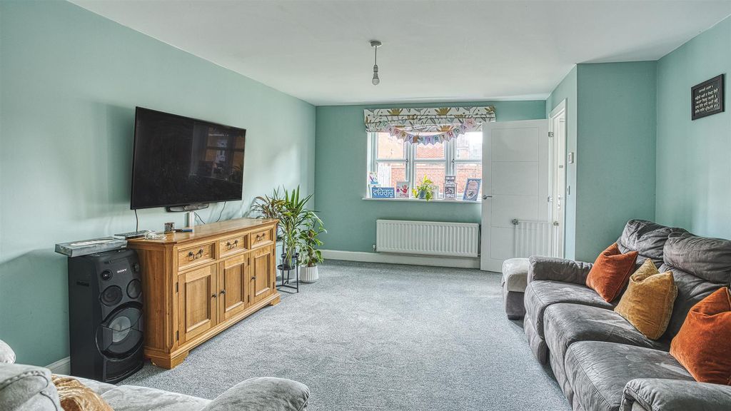 Additional image 10 of 3 bed detached house to rentRadcliffe Way, Littleover, Derby DE23