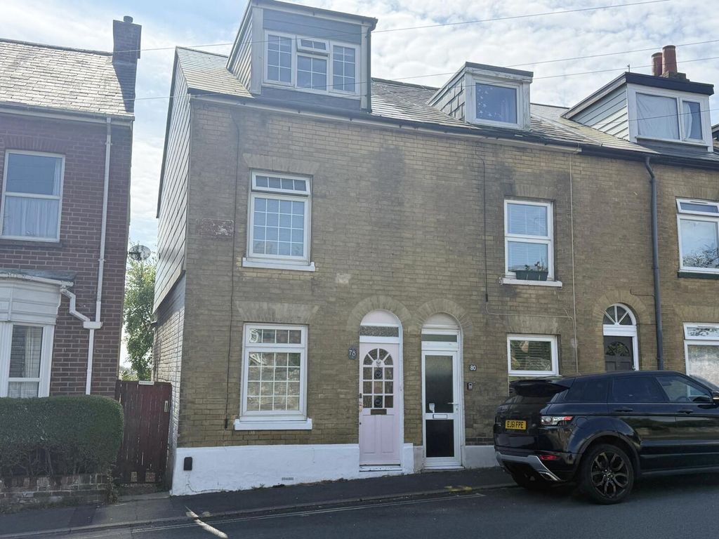 3 bed end terrace house to rentPark Road, Cowes PO31