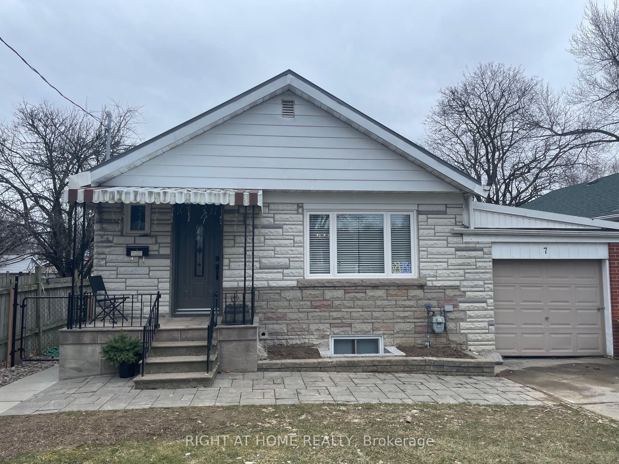 Additional image 2 of 7 Bassett Avenue, Toronto, ON, M1L 2A2
