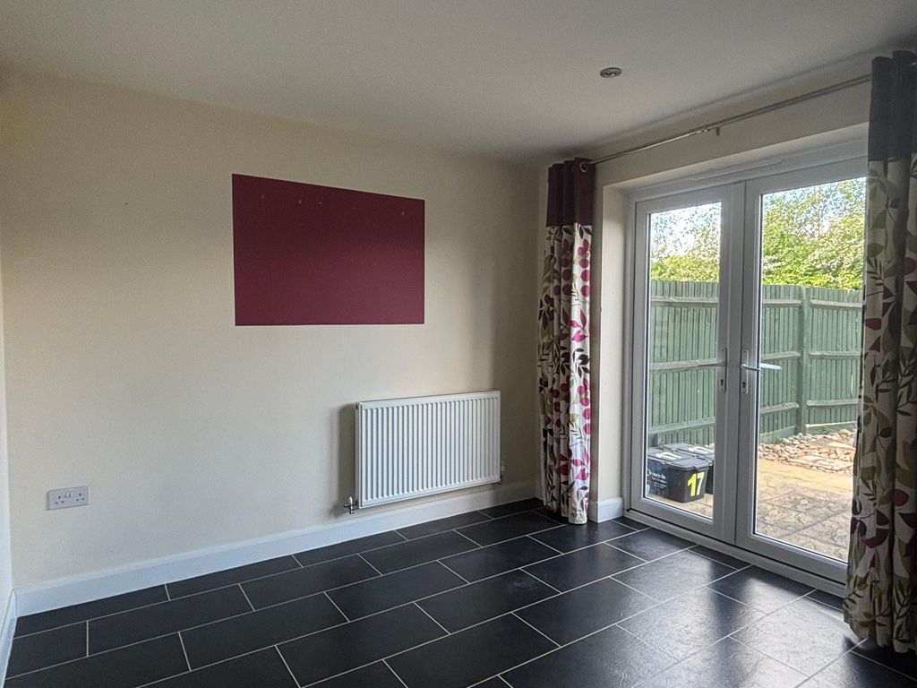 Additional image 6 of 3 bed semi-detached house to rentWheatcroft Way, Swindon SN1