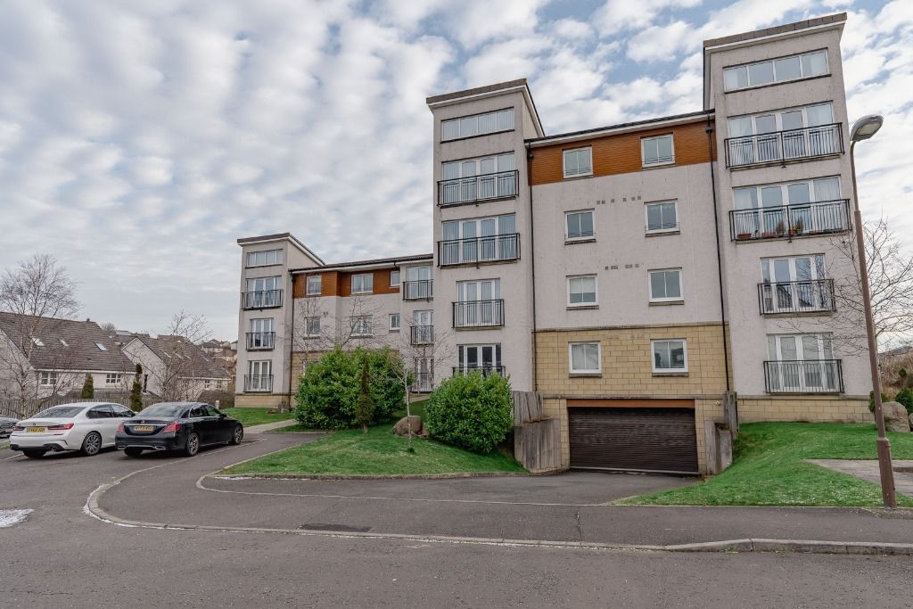 2 bed flat to rentJardine Place, Bathgate, West Lothian EH48