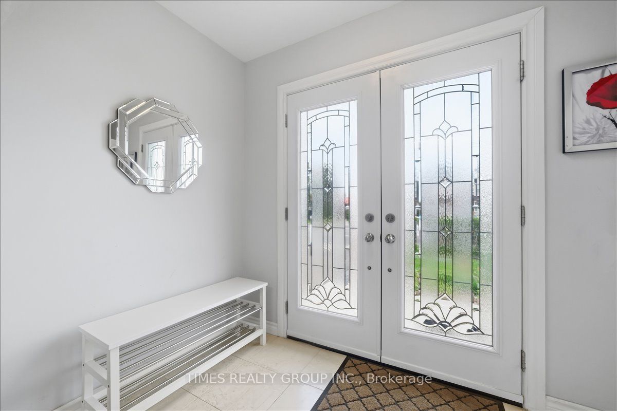 Additional image 3 of 651 Burnhamthorpe Road, Toronto, ON, M9C 2Z1