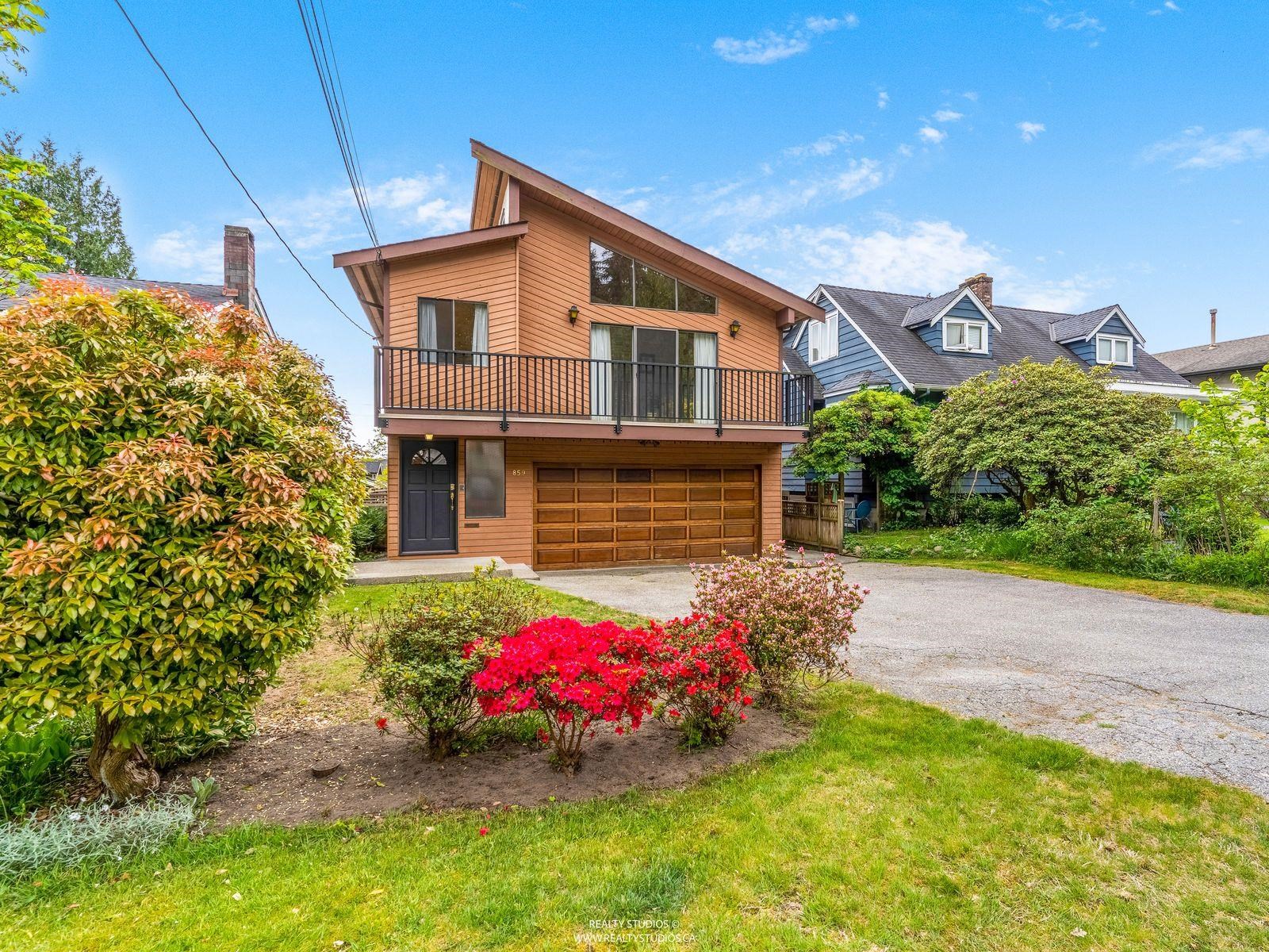 859 17th Street E, North Vancouver, BC, V7L 2X2