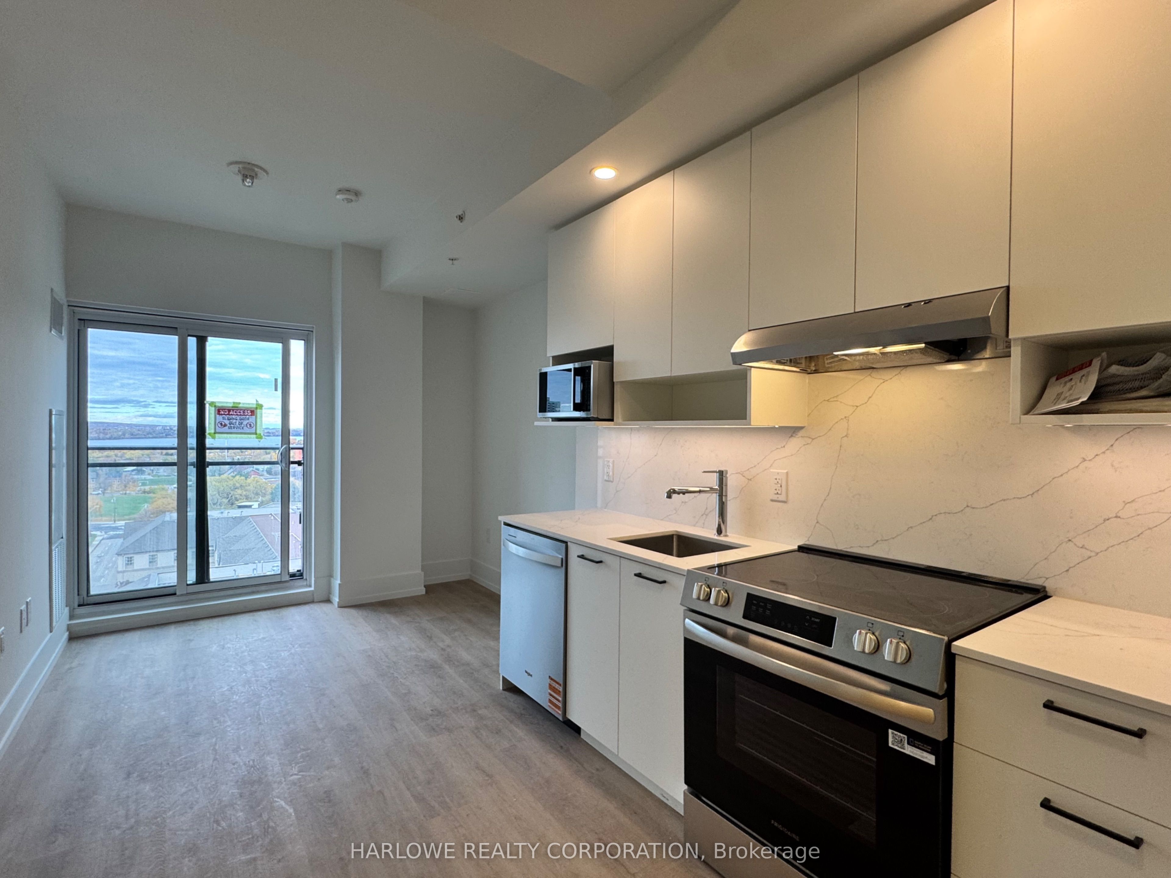906-206 King Street W, Hamilton, ON, L8P 1A5