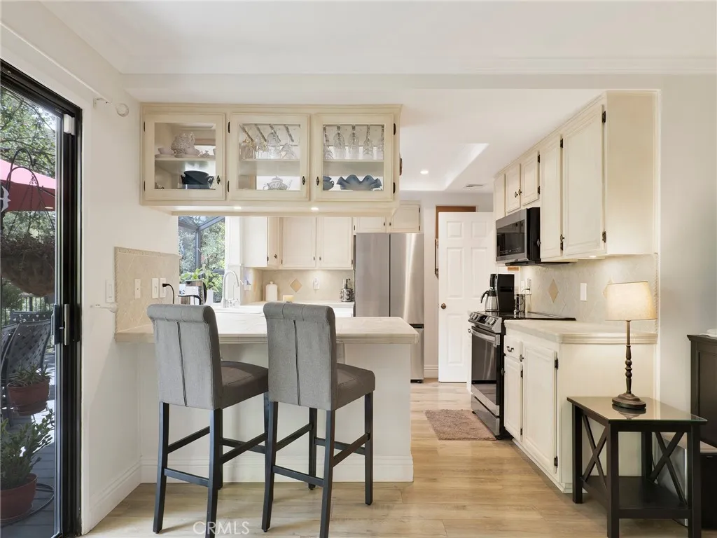 Additional image 54 of 796 N Valley Dr, Westlake Village, CA 91362