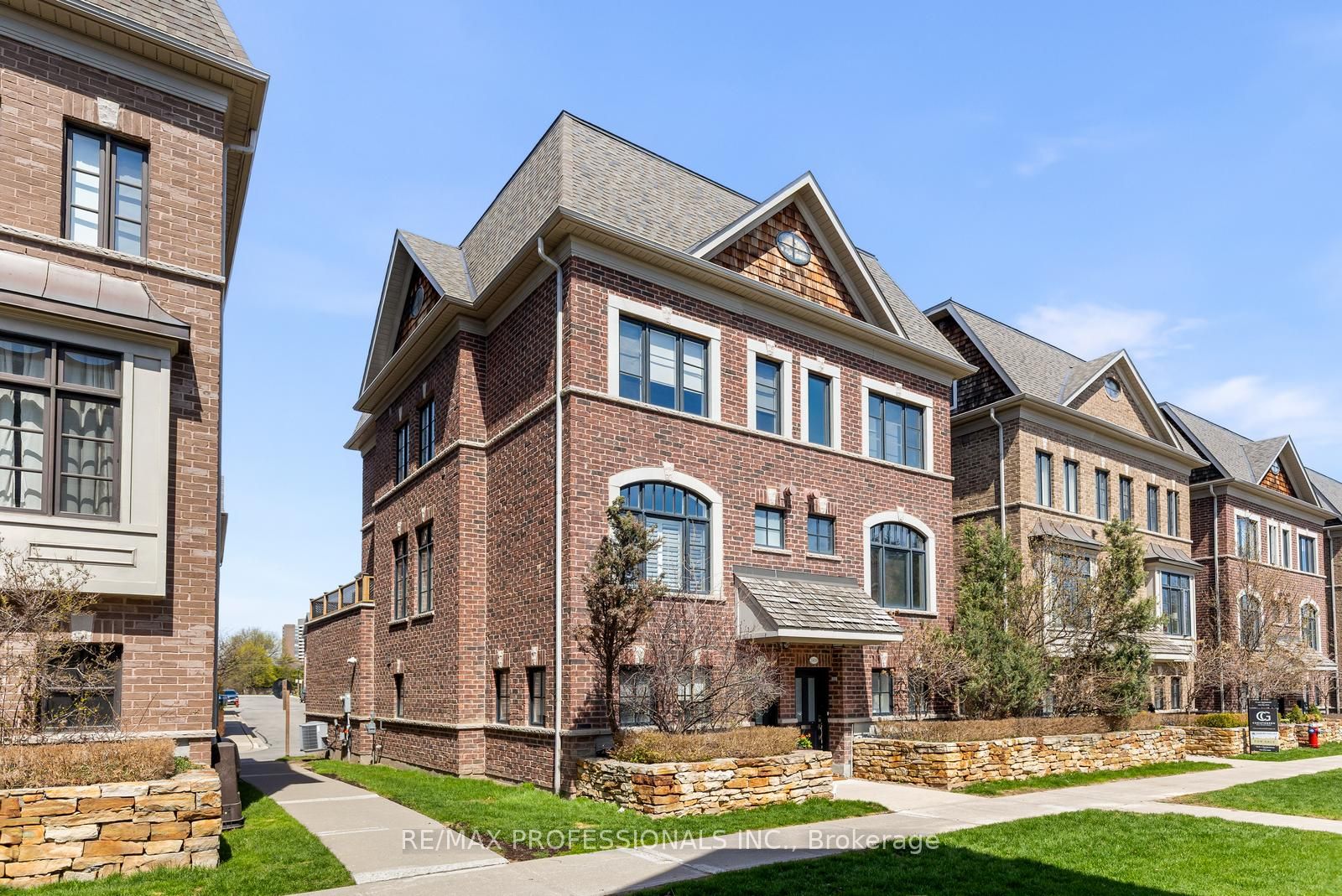 Additional image 3 of 1807 Pagehurst Avenue, Mississauga, ON, L4X 1Y5