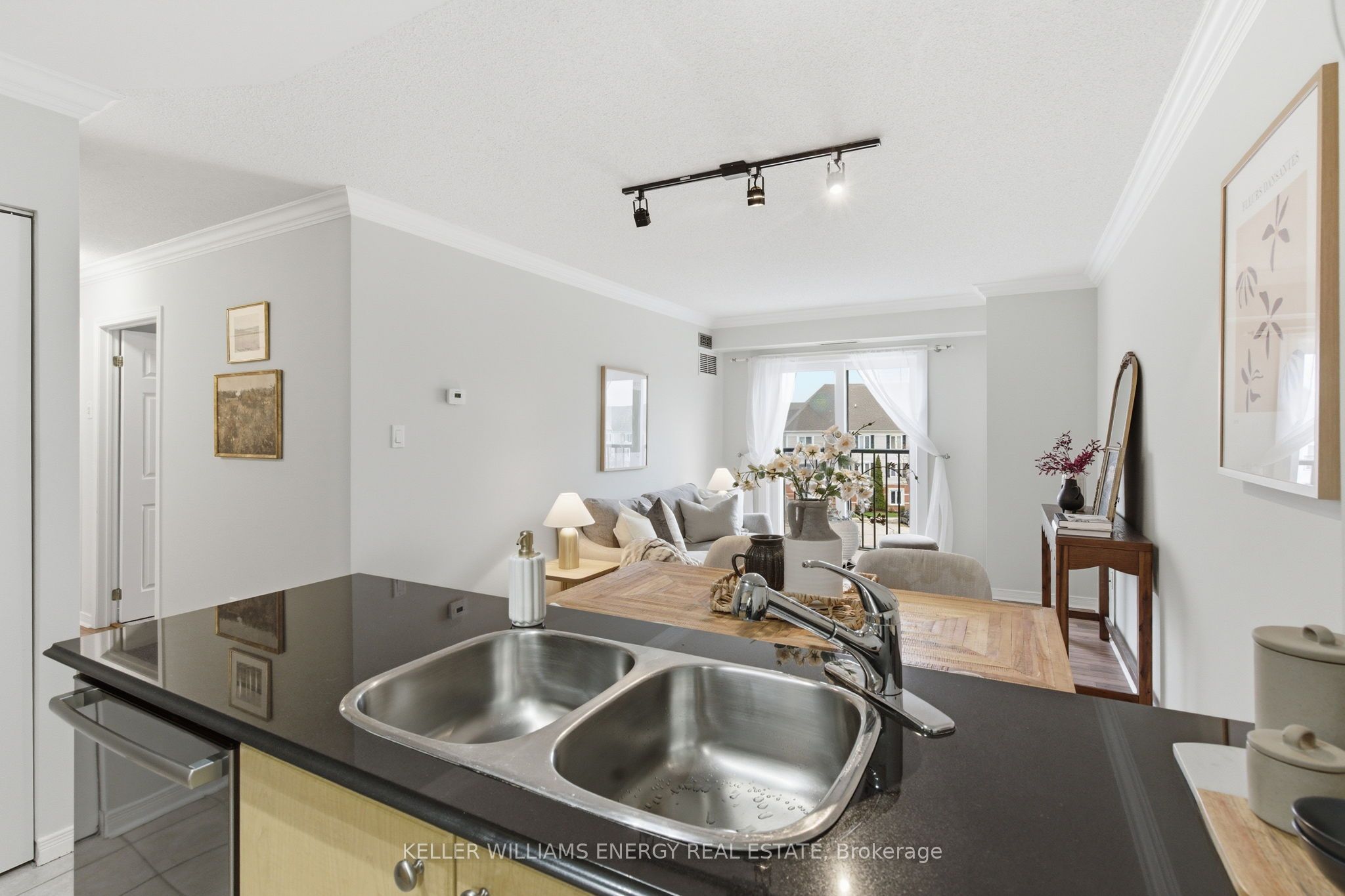 Additional image 3 of 301-90 Aspen Springs Drive, Clarington, ON, L1C 5N3