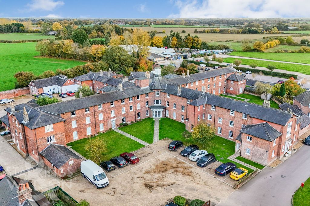 Additional image 7 of 2 bed flat for saleHillcrest Court, Ipswich Road, Pulham Market, Diss IP21