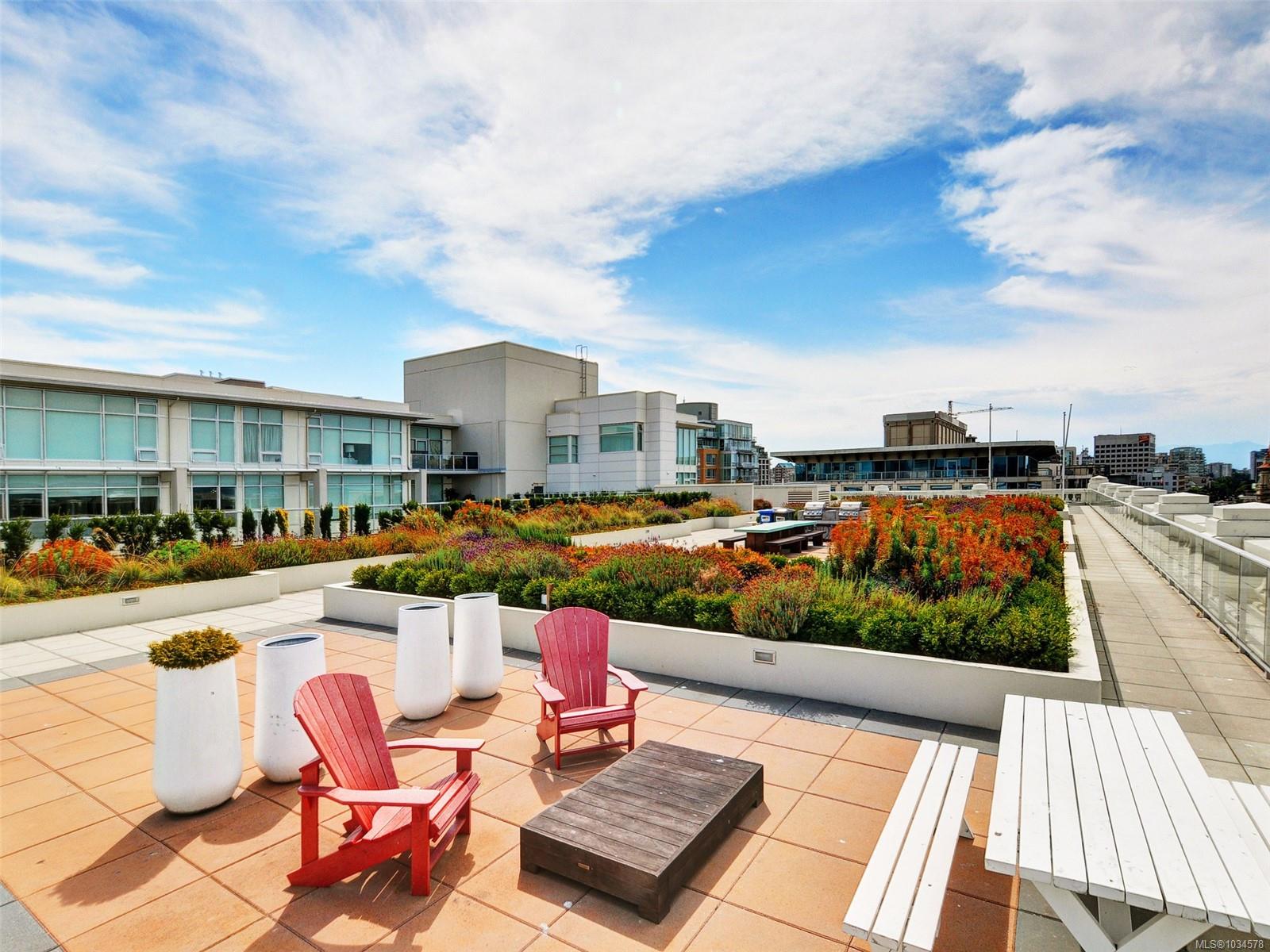 425-770 Fisgard Street, Victoria, BC, V8W 0B8