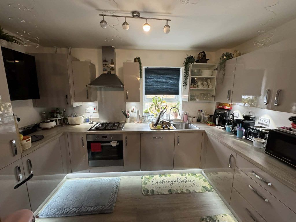 Additional image 5 of 2 bed flat to rentHutton Close, Newbury RG14