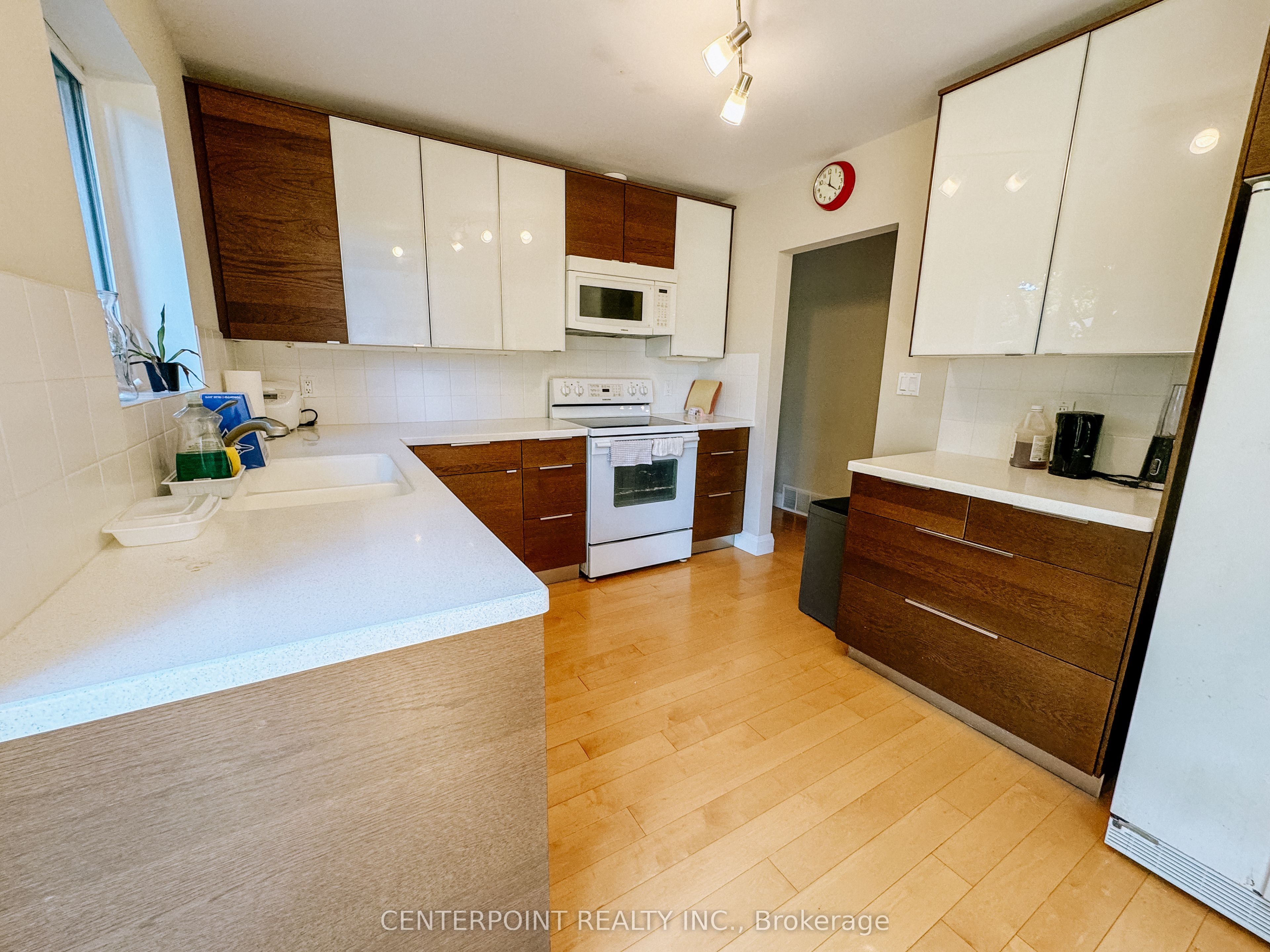 Additional image 3 of Main-29 Chipping Road, Toronto, ON, M3B 1L2
