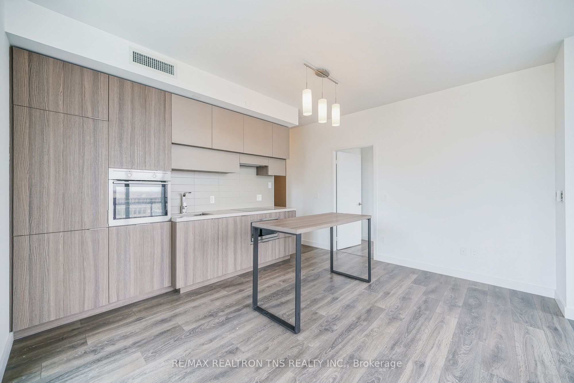 Additional image 4 of 908-8 Eglinton Avenue, Toronto, ON, M4P 1A6
