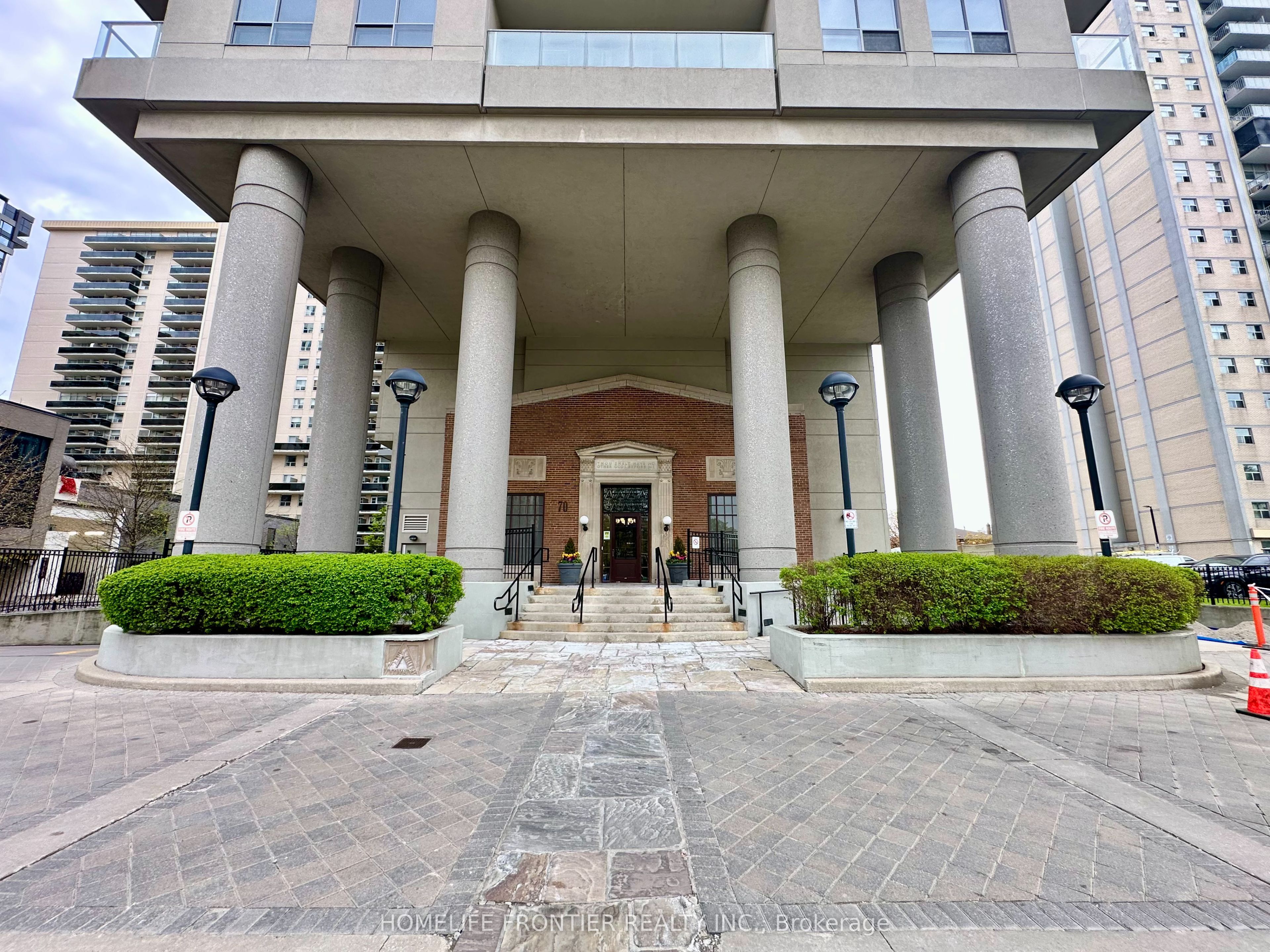 Additional image 2 of 1304-70 High Park Avenue, Toronto, ON, M6P 1A1