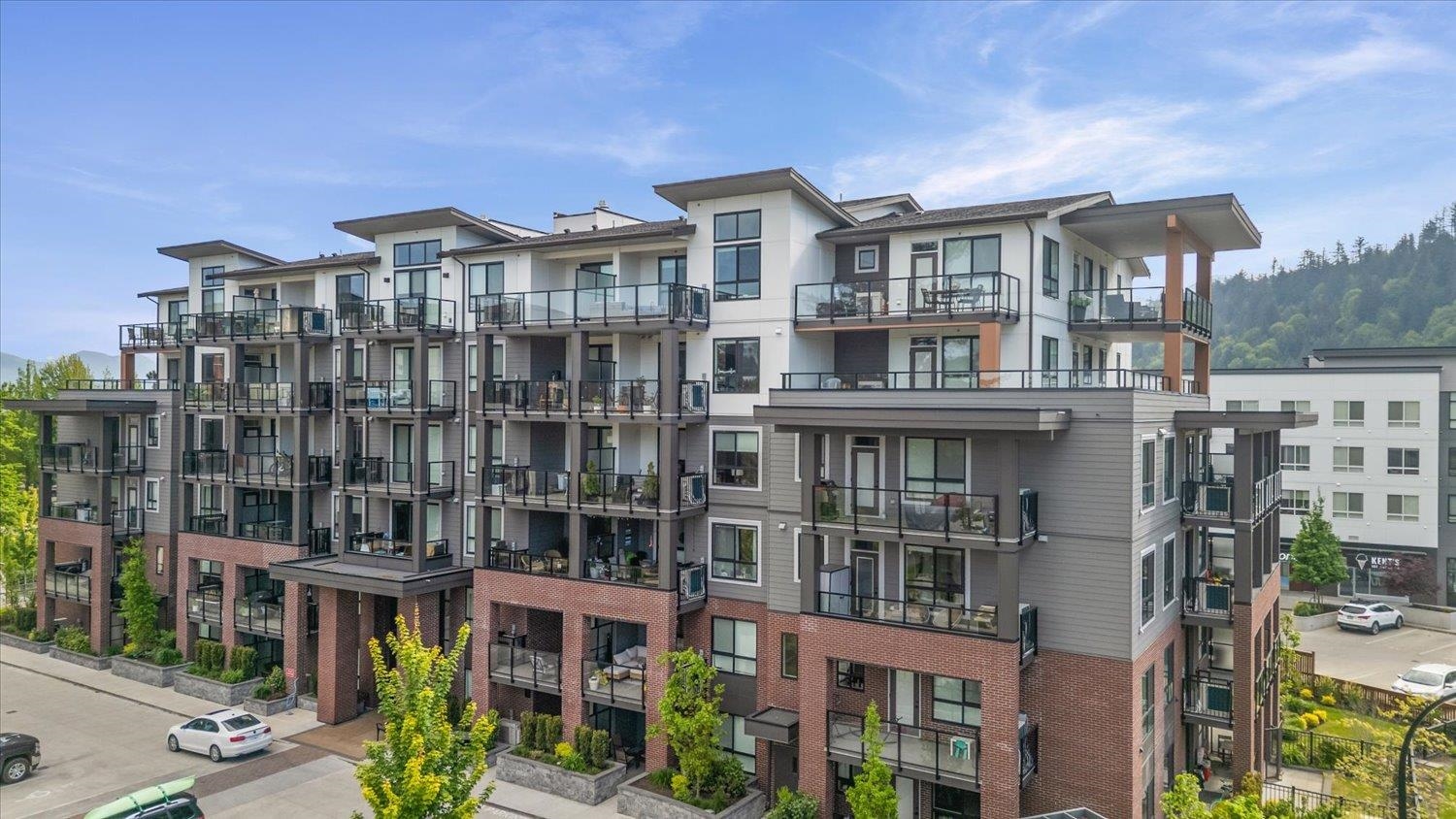 Additional image 2 of 202-45511 Campus Drive, Chilliwack, BC, V2R 6K8