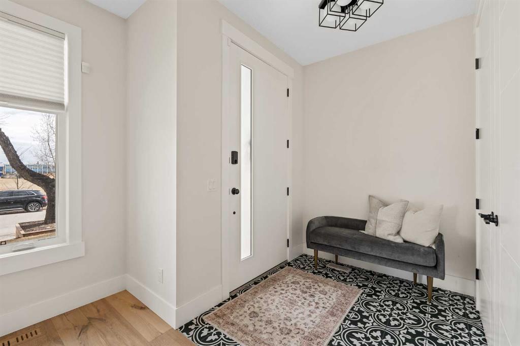 Additional image 4 of 3513 40 Street SW, Calgary, AB, T3E 3K3