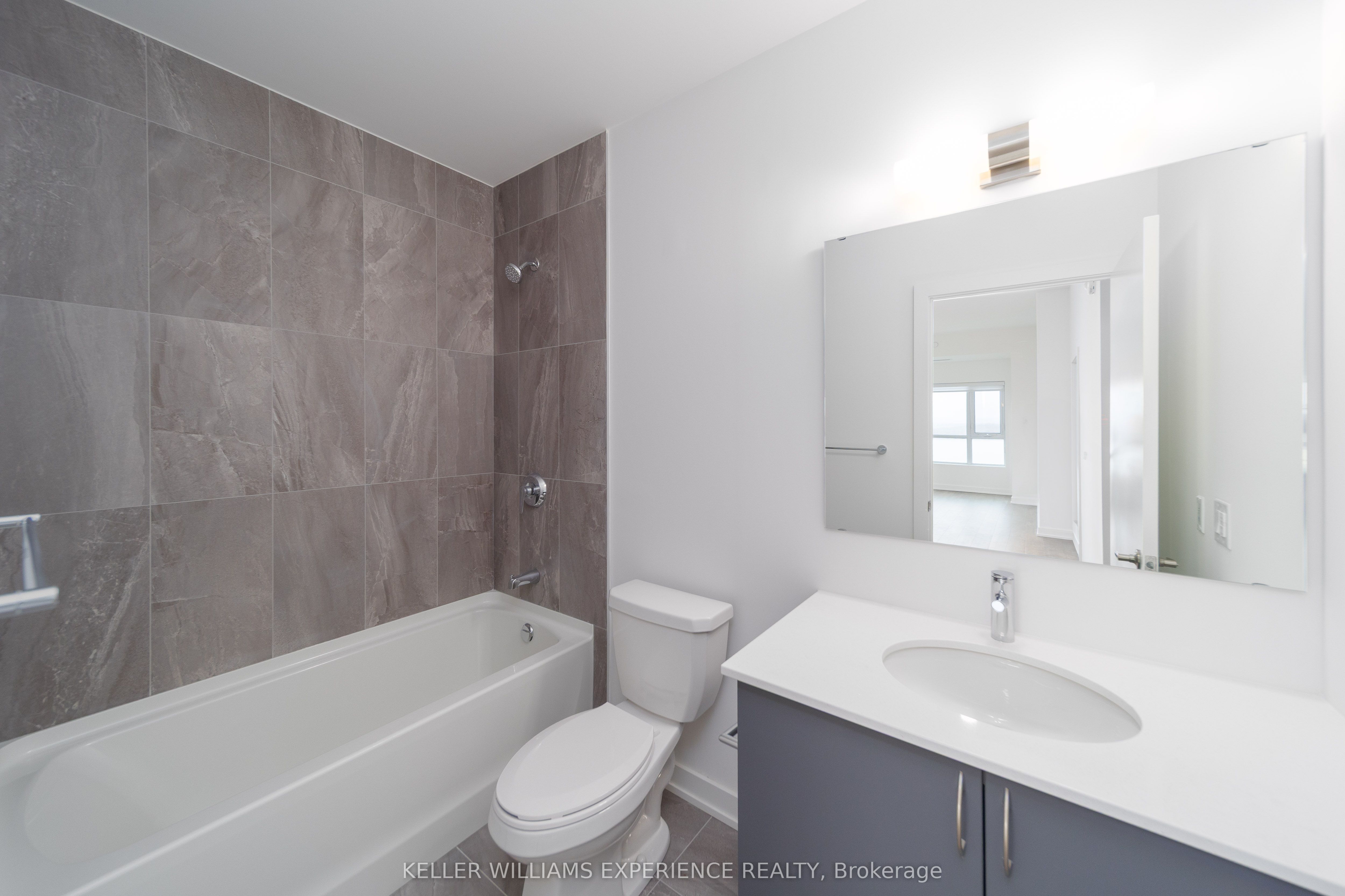 Additional image 4 of 1106-56 Lakeside Terrace, Barrie, ON, L4M 0L4