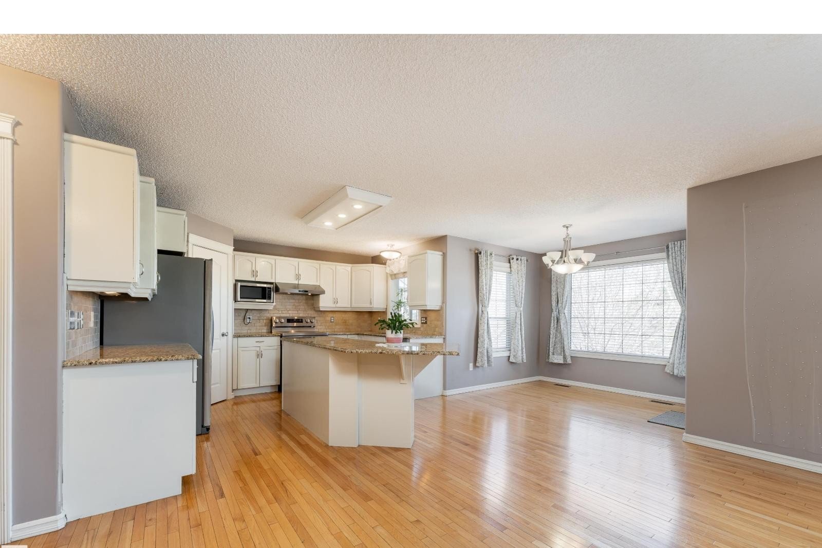 Additional image 8 of 1044 Barnes Way SW, Edmonton, AB, T6W1E4