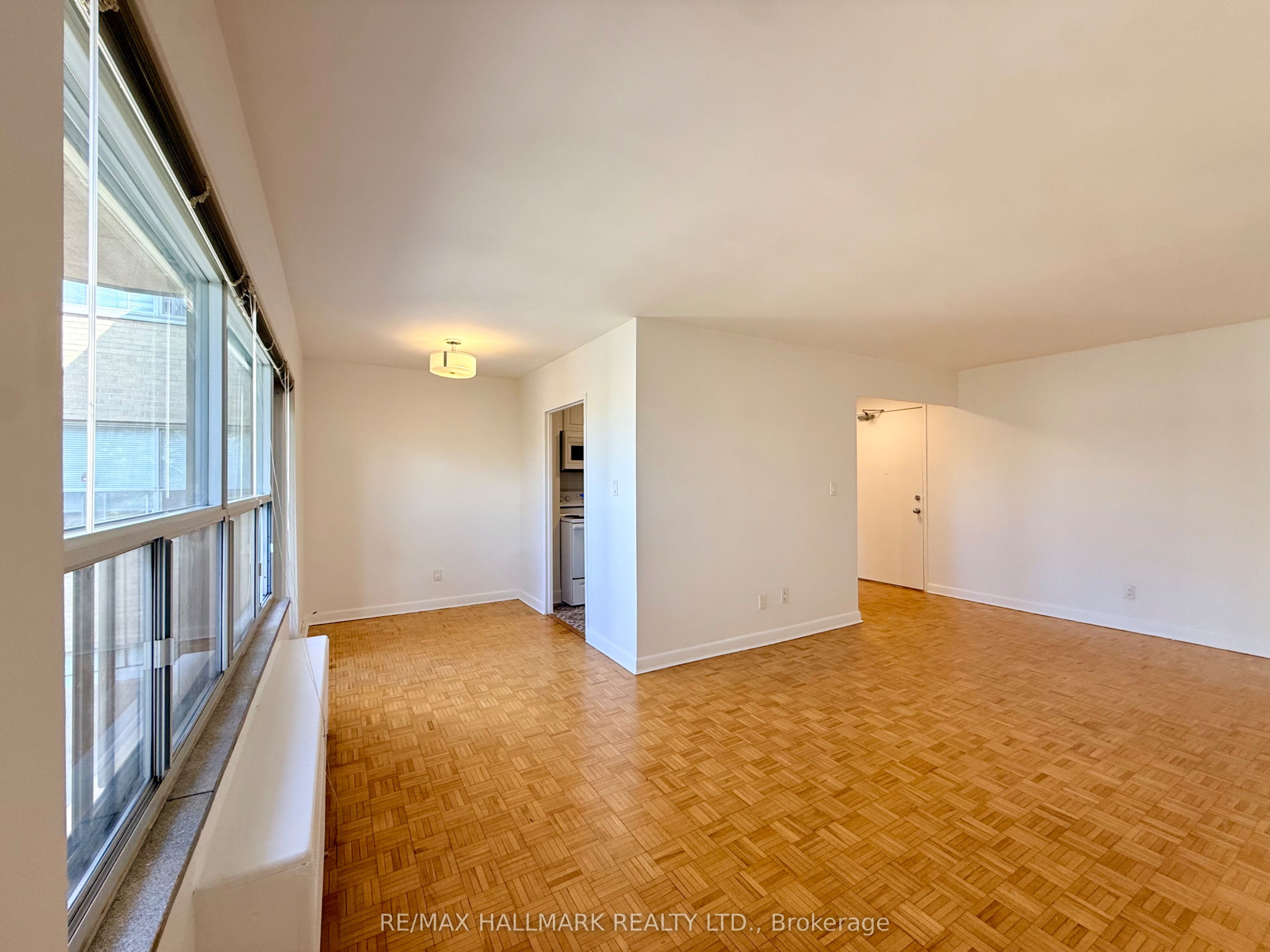Additional image 4 of 301-30 Upper Canada Drive, Toronto, ON, M2P 1S1