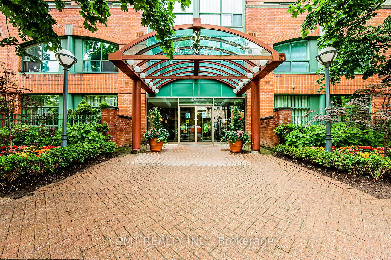 103-95 Prince Arthur Avenue, Toronto, ON, M5R 3P6