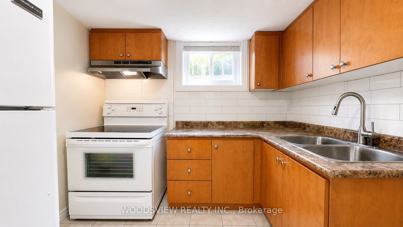 Lower-58 Lightwood Drive, Toronto, ON, M9V 2Z2 photo 3