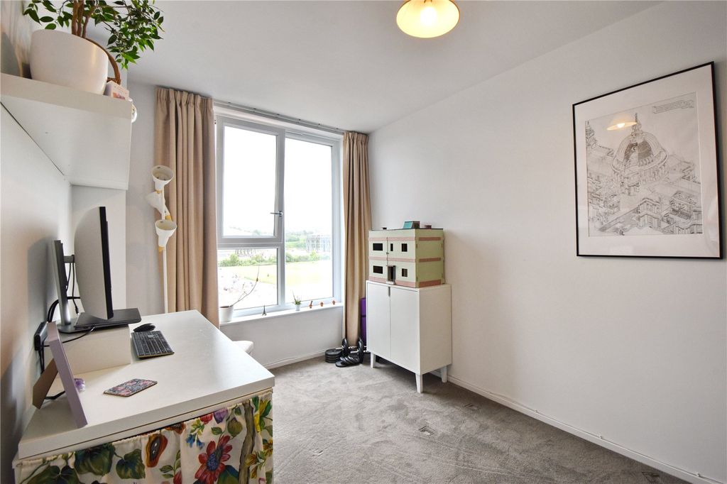 Additional image 11 of 2 bed flat to rentRunway Avenue, Patchway, Bristol, Gloucestershire BS34