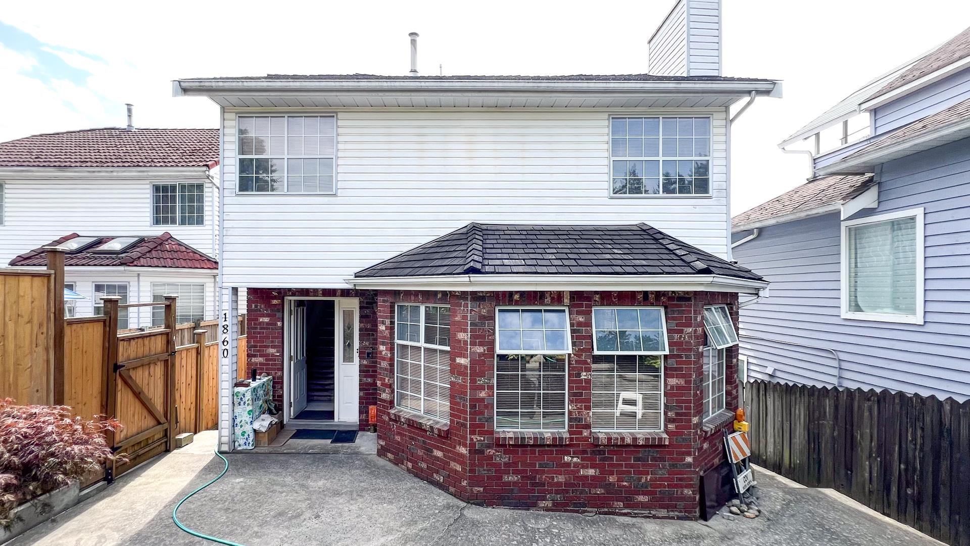 1860 Marine Drive SE, Vancouver, BC, V5P 2R8
