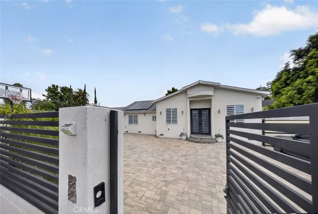 7108 Colbath Ave, Van Nuys, CA 91405 photo 5