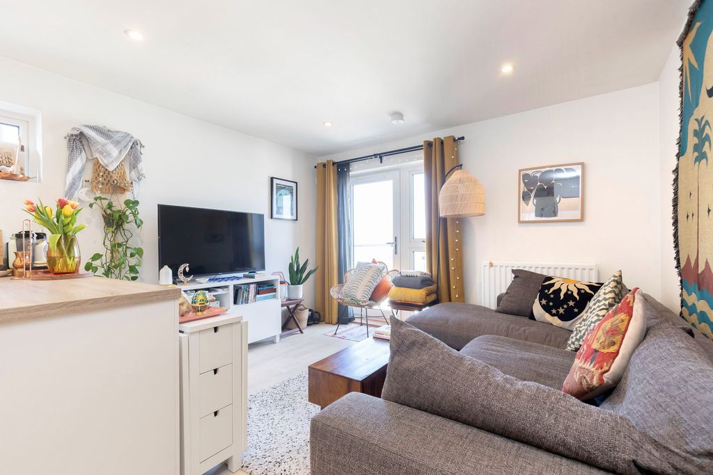 Additional image 4 of 2 bed flat for saleDuke Of Wellington Court, Fishers Lane, Cheltenham GL52