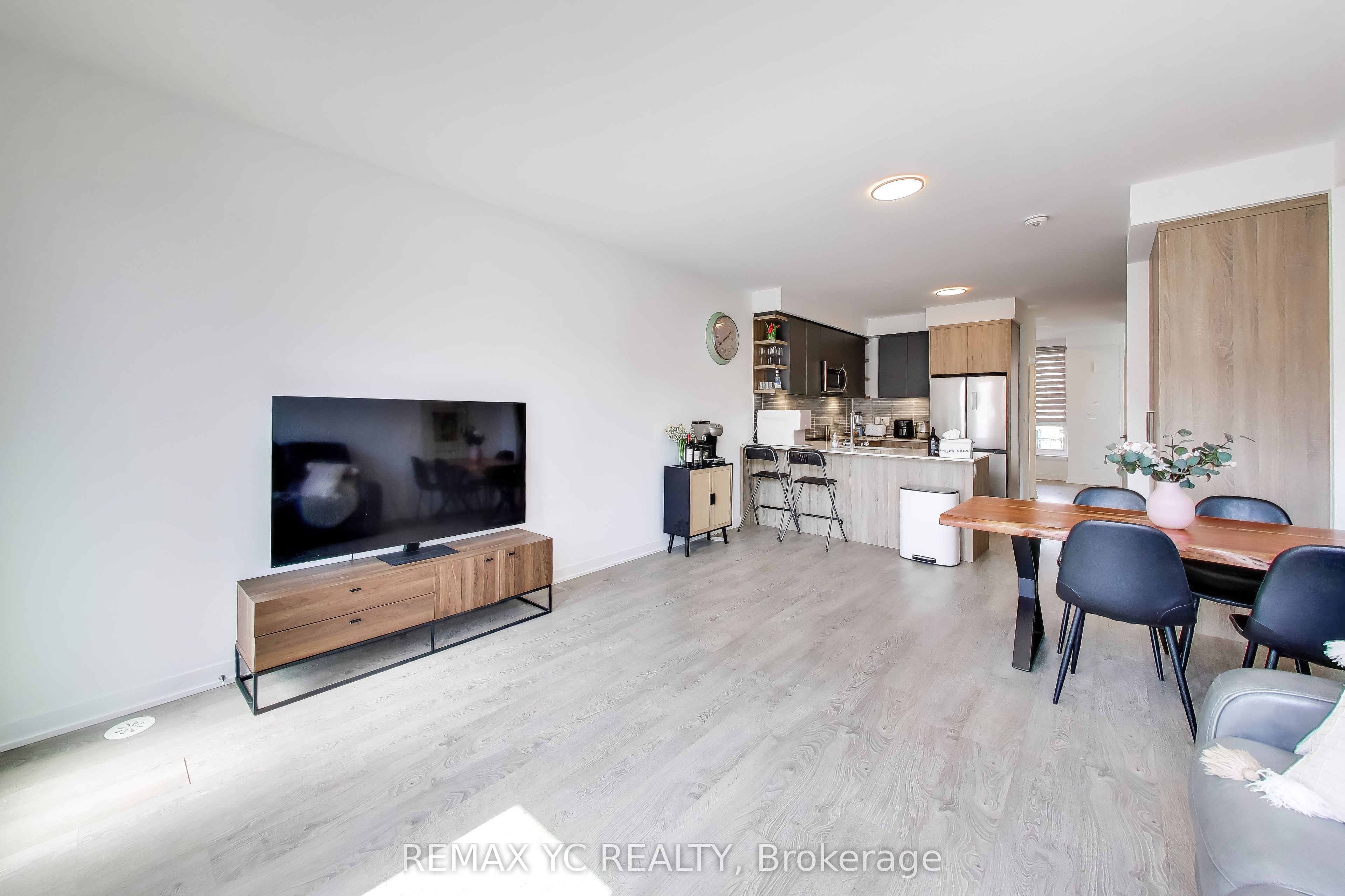 Additional image 3 of 18 Deep Roots Terrace, Toronto, ON, M6A 0G1