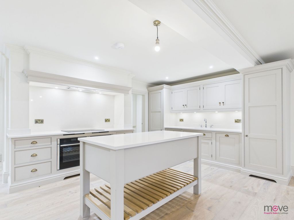 Additional image 7 of 3 bed flat for saleLondon Road, Cheltenham GL52