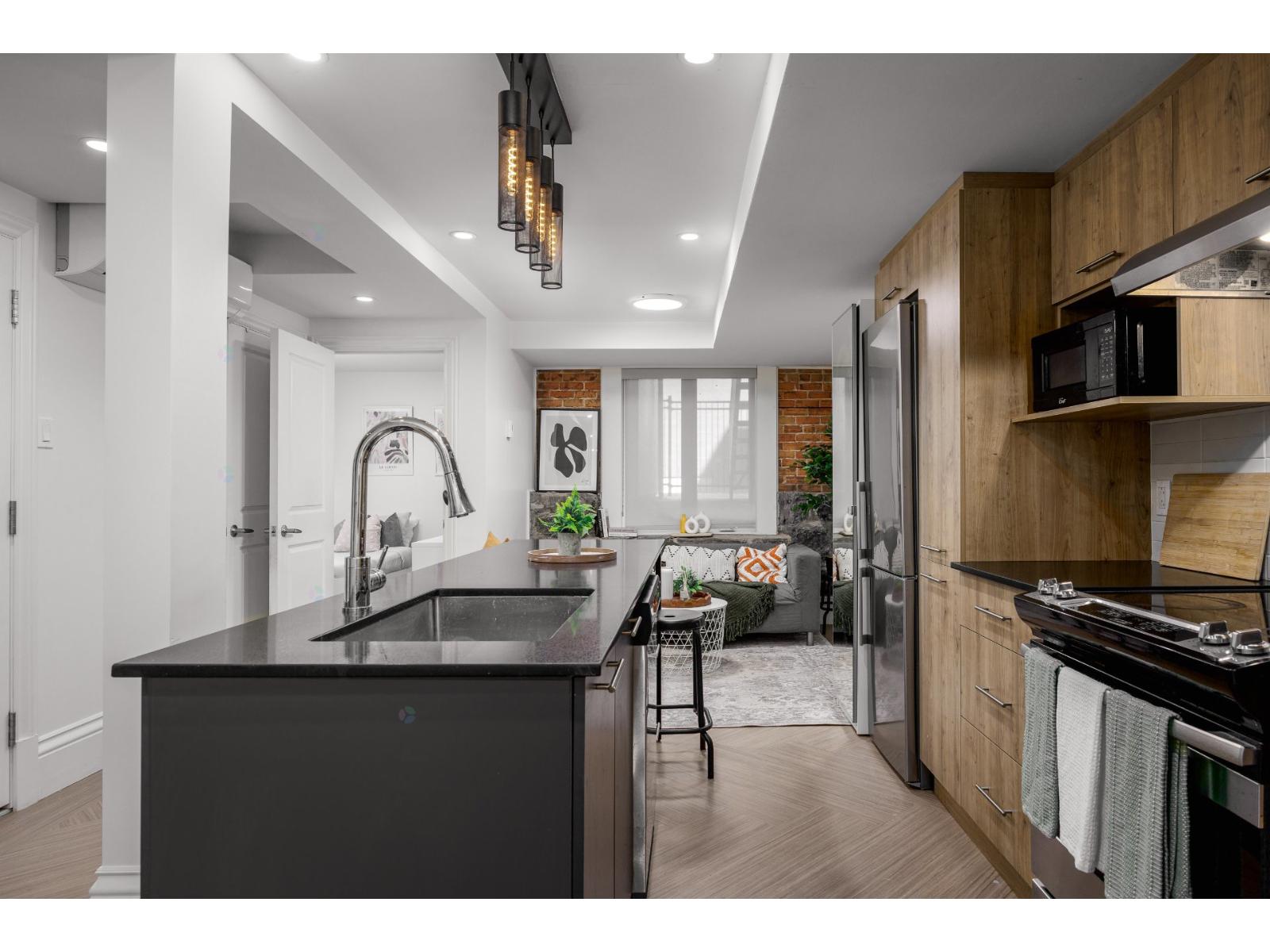 1421 Rue Pierce