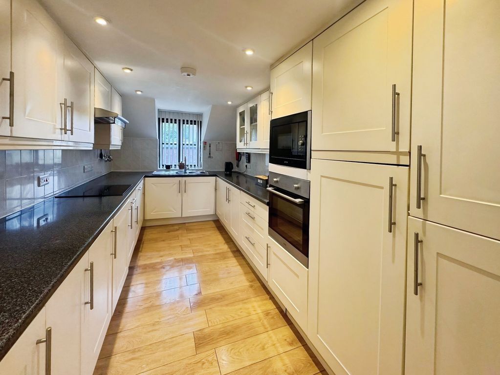 2 bed flat to rentLlanishen, Chepstow NP16 photo 2
